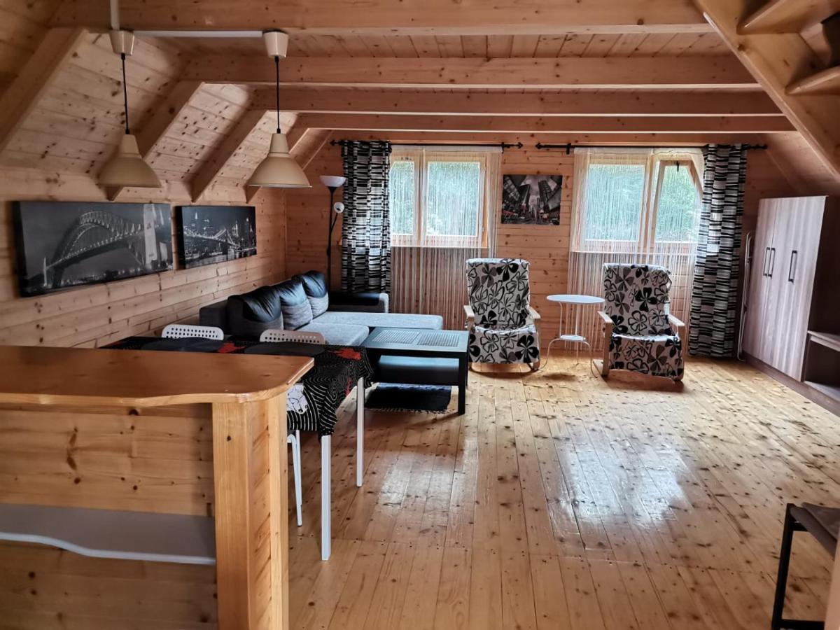 Villa Agroturystyka "Trzy Deby" W Sasinie à Sasino Extérieur photo